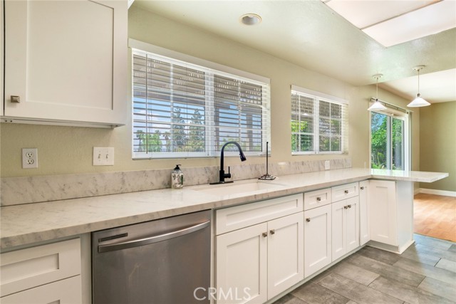 Detail Gallery Image 13 of 29 For 6193 Promontory Ln, Riverside,  CA 92506 - 4 Beds | 2/1 Baths