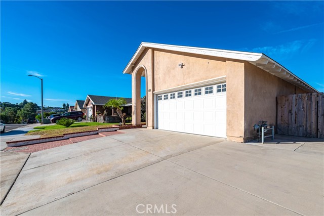 Detail Gallery Image 4 of 31 For 6001 Brookmont Dr, Yorba Linda,  CA 92886 - 3 Beds | 2 Baths