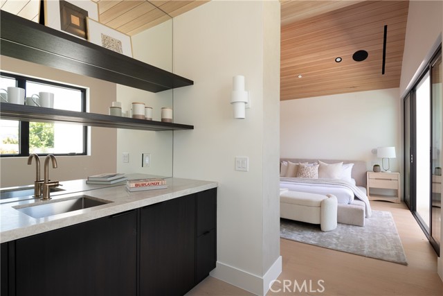 Detail Gallery Image 18 of 39 For 4936 Strohm Ave, Toluca Lake,  CA 91601 - 6 Beds | 6/1 Baths