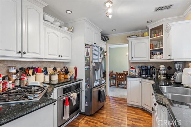 Detail Gallery Image 9 of 27 For 1160 via Ravenna, Redlands,  CA 92374 - 3 Beds | 2/1 Baths