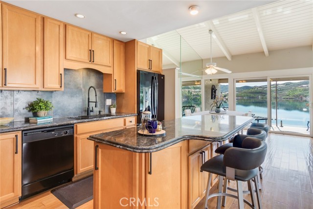 Detail Gallery Image 5 of 50 For 22196 Treasure Island, Canyon Lake,  CA 92587 - 2 Beds | 2 Baths