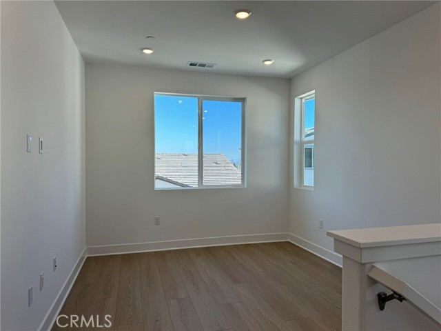 Detail Gallery Image 26 of 40 For 114 Seep, Irvine,  CA 92618 - 4 Beds | 4 Baths