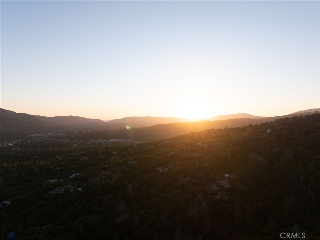 https://media.crmls.org/medias/cb369d44-e70c-49ae-96c5-71f0e1352210.jpg?preset=X-Large