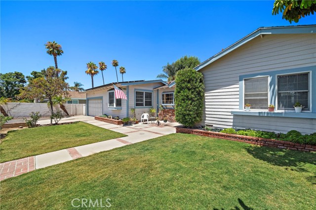 Detail Gallery Image 5 of 29 For 2217 E Parkside Ave, Orange,  CA 92867 - 4 Beds | 2 Baths