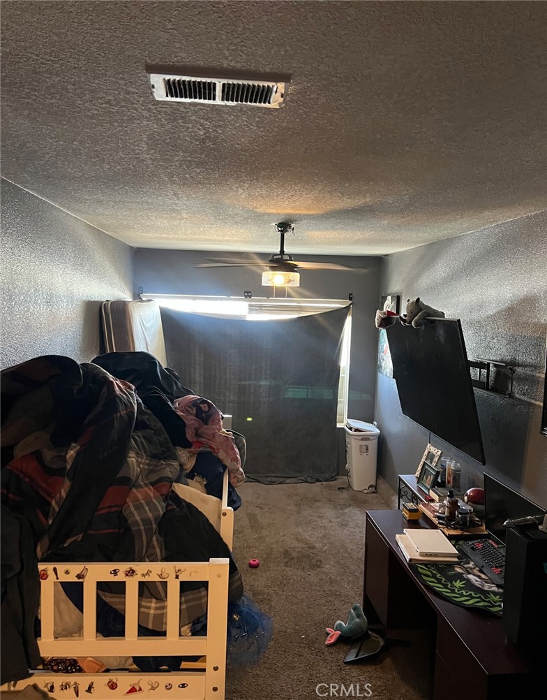 https://media.crmls.org/medias/cb36cde3-b33f-49d6-b173-8671db8409e9.jpg?preset=X-Large