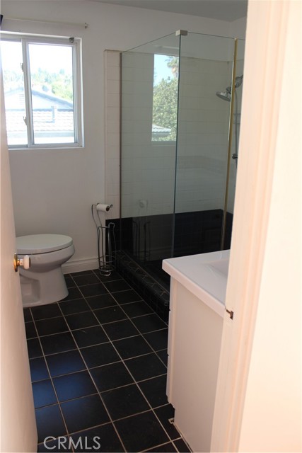 Detail Gallery Image 14 of 23 For 4527 Stark, Woodland Hills,  CA 91364 - 3 Beds | 3 Baths