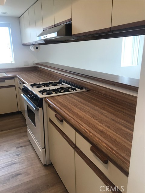 3222 Newton Street, Torrance CA: https://media.crmls.org/medias/cb378ce8-ad92-431c-8d9c-cf22a994f7fe.jpg