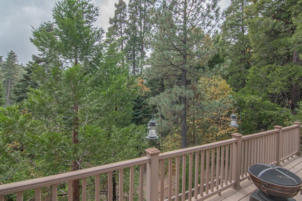 Detail Gallery Image 37 of 59 For 174 Hillcrest Ct, Lake Arrowhead,  CA 92352 - 4 Beds | 3 Baths