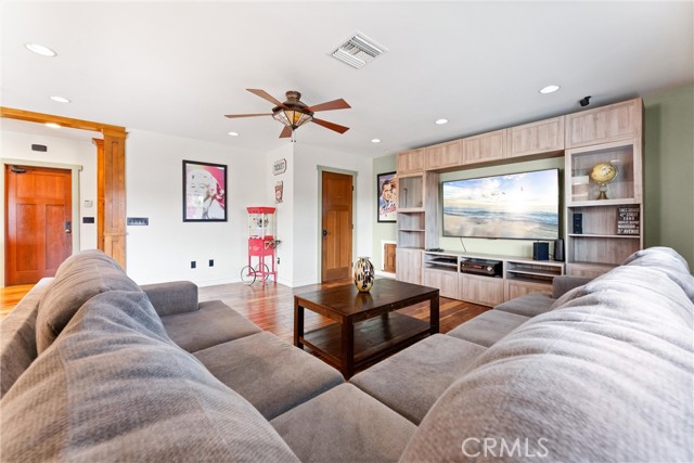 Detail Gallery Image 17 of 39 For 1944 W Lullaby Ln, Anaheim,  CA 92804 - 3 Beds | 2/1 Baths