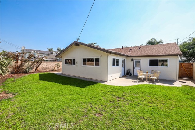 20071 Moontide Circle, Huntington Beach CA: https://media.crmls.org/medias/cb3845fb-5250-42d4-b0f4-92a97213b4cc.jpg