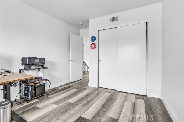 517 Orilla Walk, Oxnard CA: https://media.crmls.org/medias/cb38f855-4feb-460c-a8d0-26591e1608e9.jpg