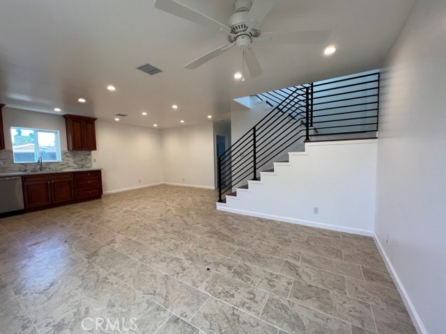 23042 Saticoy St. photo 4