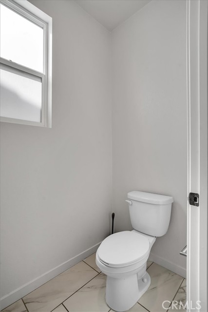 18150 Tableau Way, Saugus CA: https://media.crmls.org/medias/cb3a16e3-f5d8-44ac-ad97-3d4acde7770c.jpg