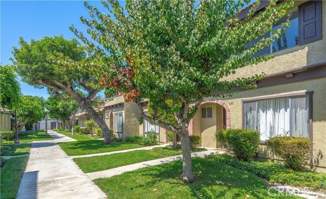 8891 Ovieda Plaza, Westminster CA: https://media.crmls.org/medias/cb3a1c71-c777-4a32-9adb-4f05fb8547ec.jpg