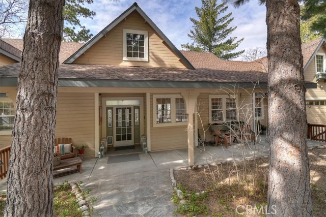 Detail Gallery Image 4 of 53 For 1254 Calgary, Lake Arrowhead,  CA 92352 - 4 Beds | 3/1 Baths