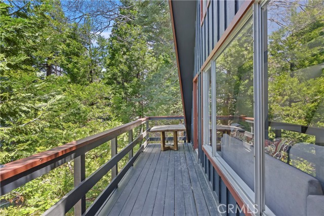 Detail Gallery Image 19 of 31 For 323 Mittry Ln, Lake Arrowhead,  CA 92352 - 3 Beds | 2 Baths