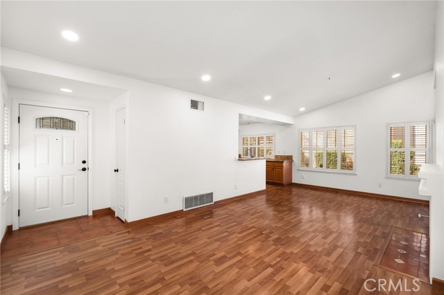 Detail Gallery Image 8 of 31 For 13474 Columbus, Fontana,  CA 92336 - 2 Beds | 2 Baths