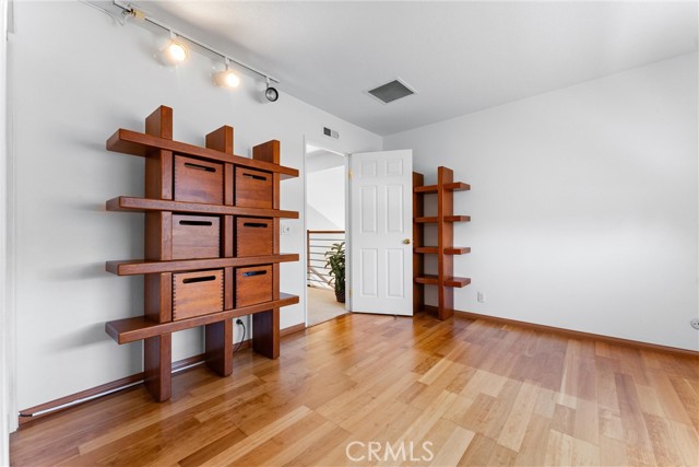Image 31 of 48 For 6421 Acacia Hill Drive