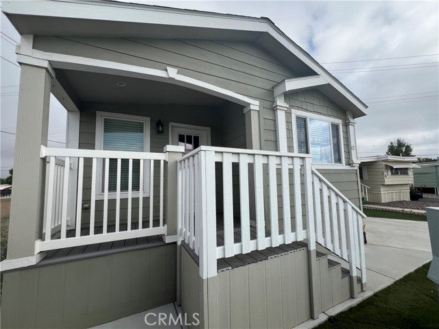 260 N Lyon ave, Hemet CA: https://media.crmls.org/medias/cb3d5163-89b7-45ab-bd62-4d7933e3d789.jpg