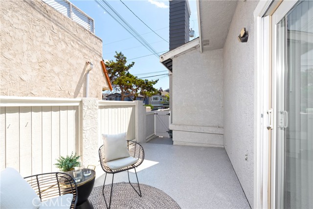 Detail Gallery Image 41 of 75 For 2205 Clark Ln a,  Redondo Beach,  CA 90278 - 3 Beds | 2/1 Baths