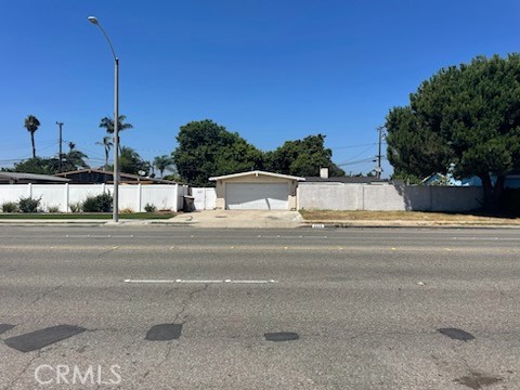 2435 W Broadway, Anaheim, CA 92804