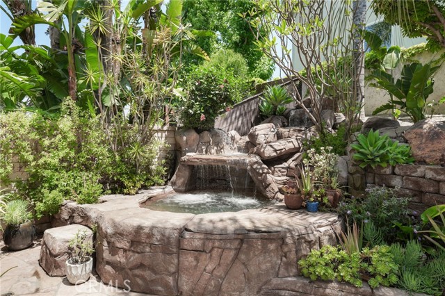 19066 Willow Brook, Lake Forest CA: https://media.crmls.org/medias/cb3f127d-e58d-4aa2-b387-ba0403921982.jpg