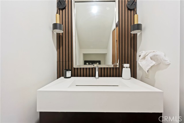 1414 Dawnridge Drive, Beverly Hills CA: https://media.crmls.org/medias/cb3f1b40-45c2-471e-bea1-8db19befc62b.jpg