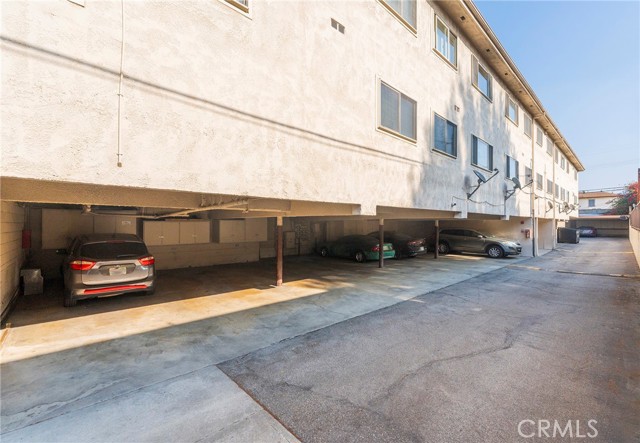8710 Belford Avenue, Los Angeles CA: https://media.crmls.org/medias/cb3f3684-dc37-4e3f-bc0f-f01bde428f40.jpg