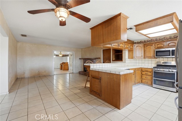Detail Gallery Image 23 of 68 For 24053 Road 212, Lindsay,  CA 93247 - 3 Beds | 2 Baths