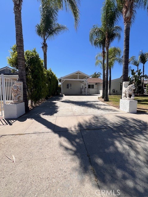 13358 Blythe Street, North Hollywood CA: https://media.crmls.org/medias/cb3f61e4-600e-4e03-8d7c-509ab07c2bb6.jpg