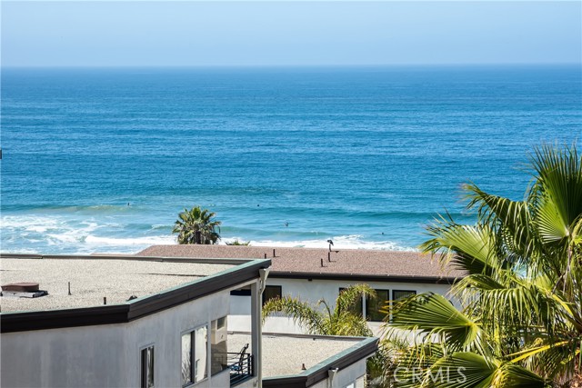 221 36th Street, Manhattan Beach, California 90266, 3 Bedrooms Bedrooms, ,3 BathroomsBathrooms,Residential,Sold,36th,SB22069794
