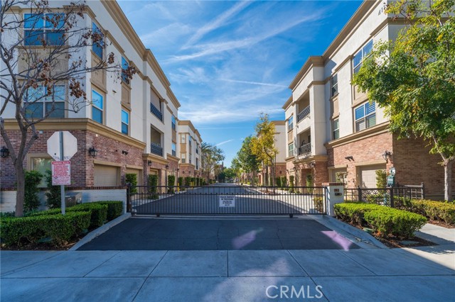 Detail Gallery Image 2 of 43 For 405 S Anaheim #5,  Anaheim,  CA 92805 - 2 Beds | 2 Baths