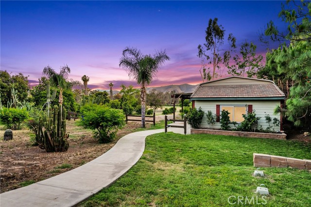 2886 Mcallister Street, Riverside CA: https://media.crmls.org/medias/cb408bf1-0475-4d36-93a5-a5cfac92d7b3.jpg