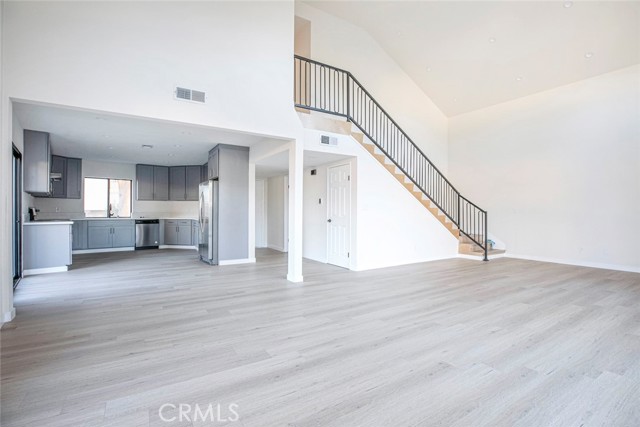 Detail Gallery Image 10 of 44 For 11444 Odessa Ave, Granada Hills,  CA 91344 - 4 Beds | 2 Baths