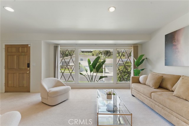 Detail Gallery Image 6 of 41 For 4482 Don Miguel Dr, Los Angeles,  CA 90008 - 2 Beds | 1/1 Baths