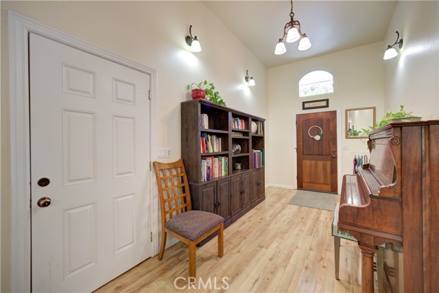 4887 Arizona Avenue, Atascadero CA: https://media.crmls.org/medias/cb411758-70d7-4eb2-a1f6-6305378dab87.jpg