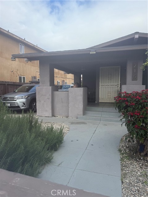 Detail Gallery Image 2 of 12 For 215 E 85th, Los Angeles,  CA 90003 - 3 Beds | 2 Baths