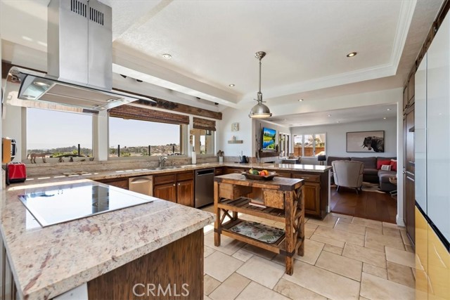 28212 San Marcos, Mission Viejo CA: https://media.crmls.org/medias/cb4256fc-7b47-4347-952b-00614cf97c18.jpg