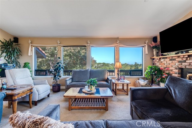 Detail Gallery Image 8 of 47 For 1960 Andre Ave, Los Osos,  CA 93402 - 3 Beds | 3 Baths