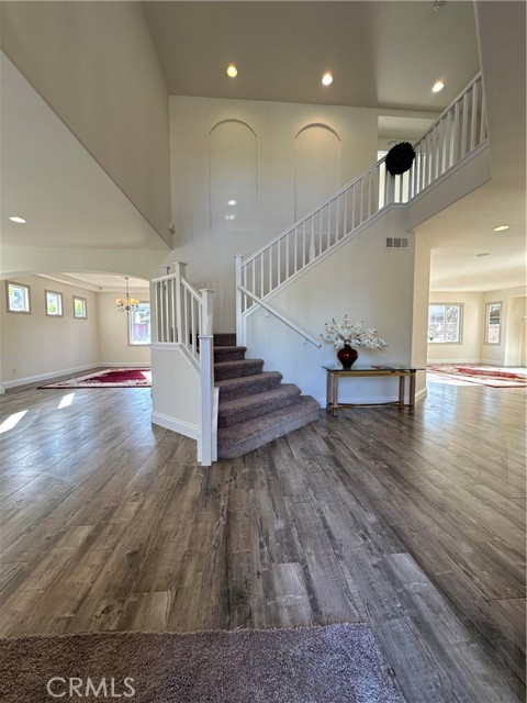 7297 Cobble Creek Drive, Eastvale CA: https://media.crmls.org/medias/cb432502-f928-44e7-8d11-00bb5f1e8e0f.jpg