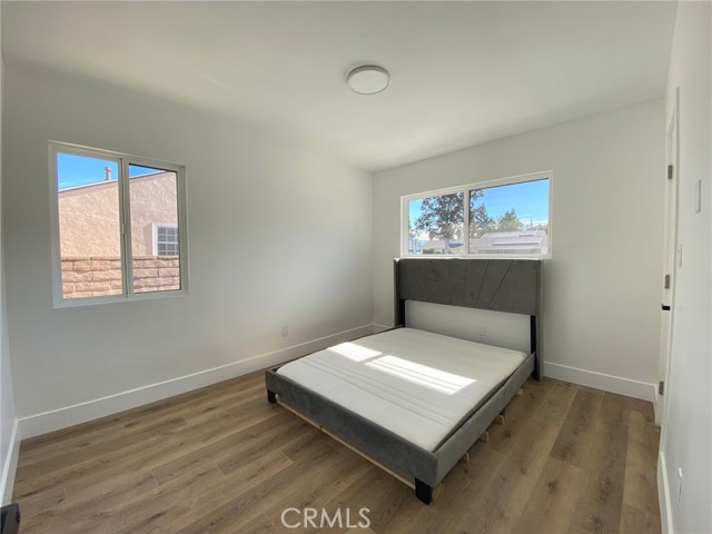 Detail Gallery Image 3 of 14 For 8045 Darby, Reseda,  CA 91335 - – Beds | – Baths