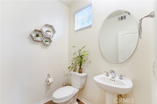 Detail Gallery Image 8 of 16 For 8647 Autumn Path St, Chino,  CA 91708 - 4 Beds | 3/1 Baths