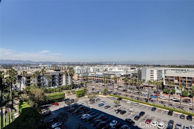 Detail Gallery Image 36 of 55 For 13600 Marina Pointe Dr #905,  Marina Del Rey,  CA 90292 - 2 Beds | 2/1 Baths