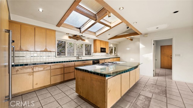 Detail Gallery Image 4 of 66 For 68 Rockinghorse Rd, Rancho Palos Verdes,  CA 90275 - 5 Beds | 3/1 Baths