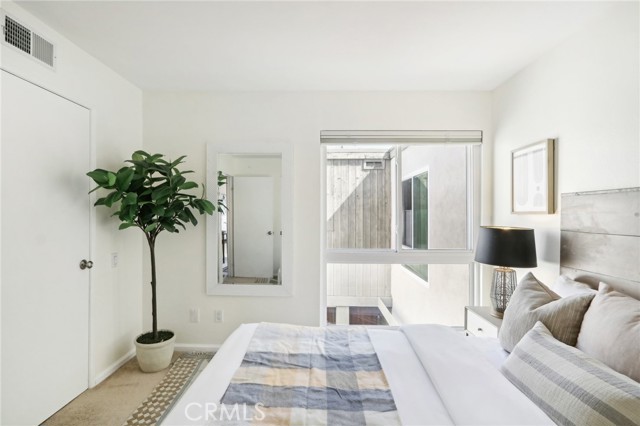 Detail Gallery Image 16 of 43 For 2909 Arizona Ave #3,  Santa Monica,  CA 90404 - 3 Beds | 2/1 Baths