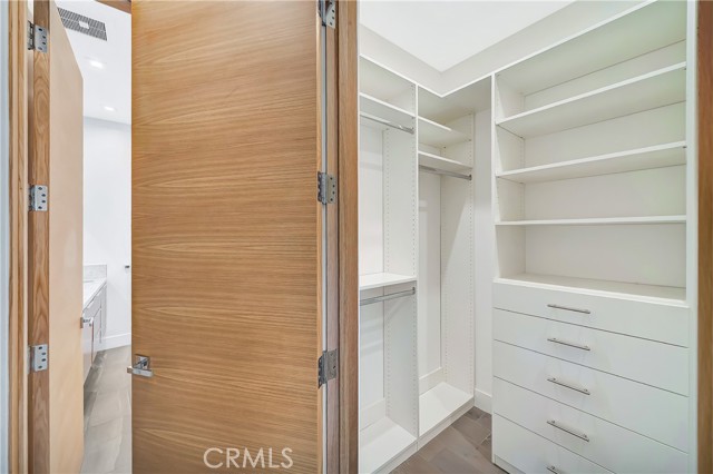 5622 Katherine, Sherman Oaks CA: https://media.crmls.org/medias/cb465797-1377-43f7-836f-f09e93479f1a.jpg