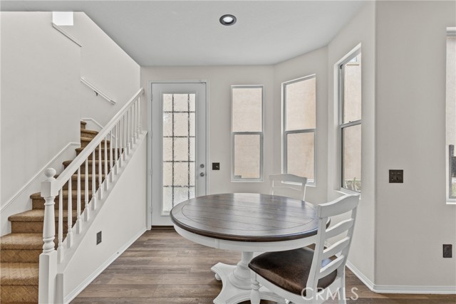 Detail Gallery Image 8 of 32 For 2535 Canterbury Ln, Simi Valley,  CA 93063 - 4 Beds | 2/1 Baths