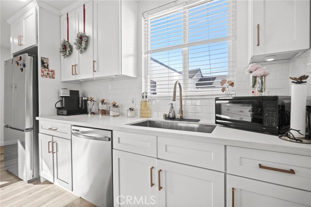 Detail Gallery Image 11 of 46 For 7323 Camellia Ave, North Hollywood,  CA 91605 - – Beds | – Baths