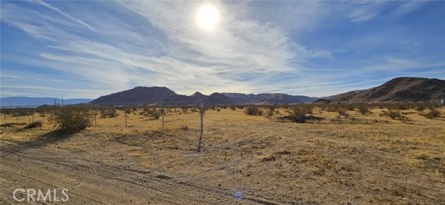 18066 Barstow Road, Lucerne Valley CA: https://media.crmls.org/medias/cb47c1b2-be3e-40de-8144-085ffebe1ad7.jpg