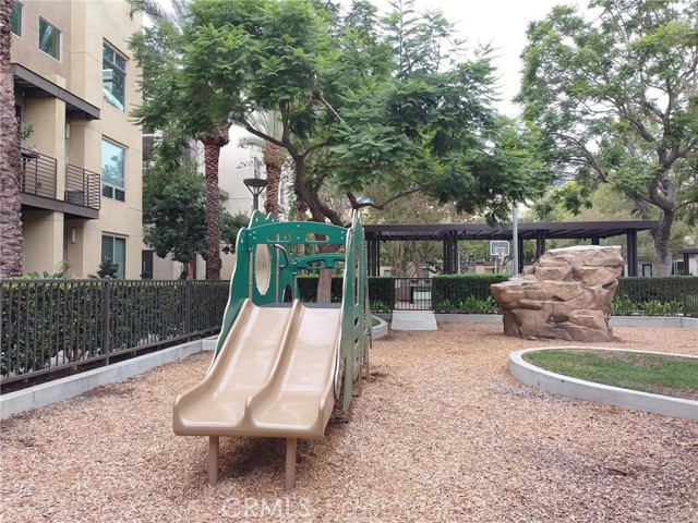 Detail Gallery Image 23 of 24 For 2412 Nolita, Irvine,  CA 92612 - 2 Beds | 2 Baths